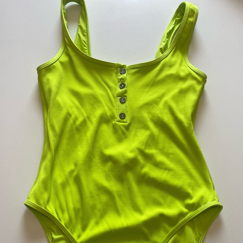 L SPACE FLOAT ON ONE PIECE NWT